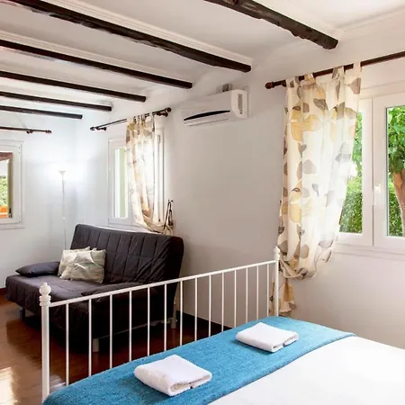 Villa Sleeps 2 With Pool Air Con And Wifi *